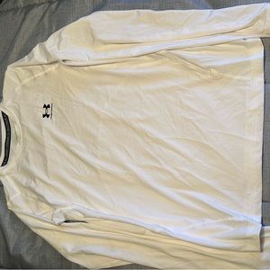 White Under Armor DriFit fitted shirt Sixe XL